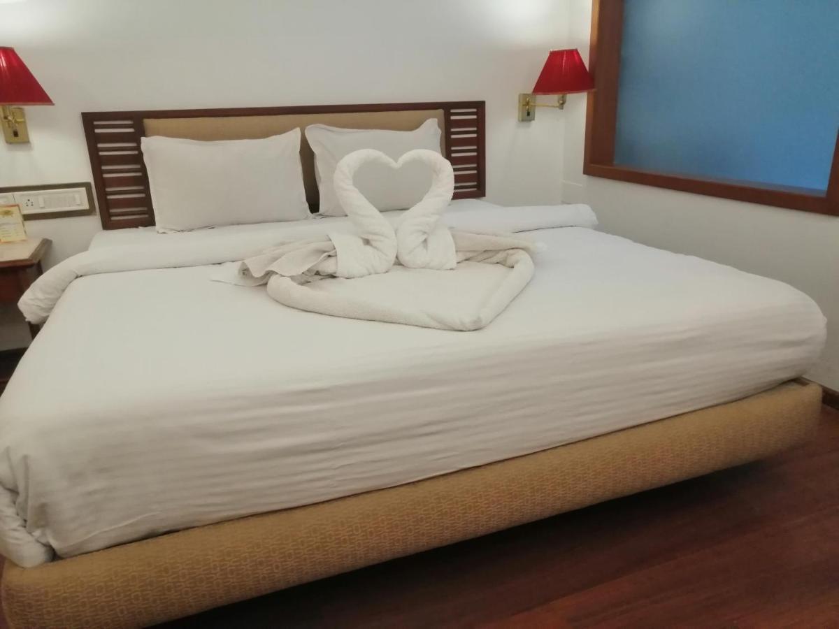 Hotel Maharaja Regency Satara Zewnętrze zdjęcie