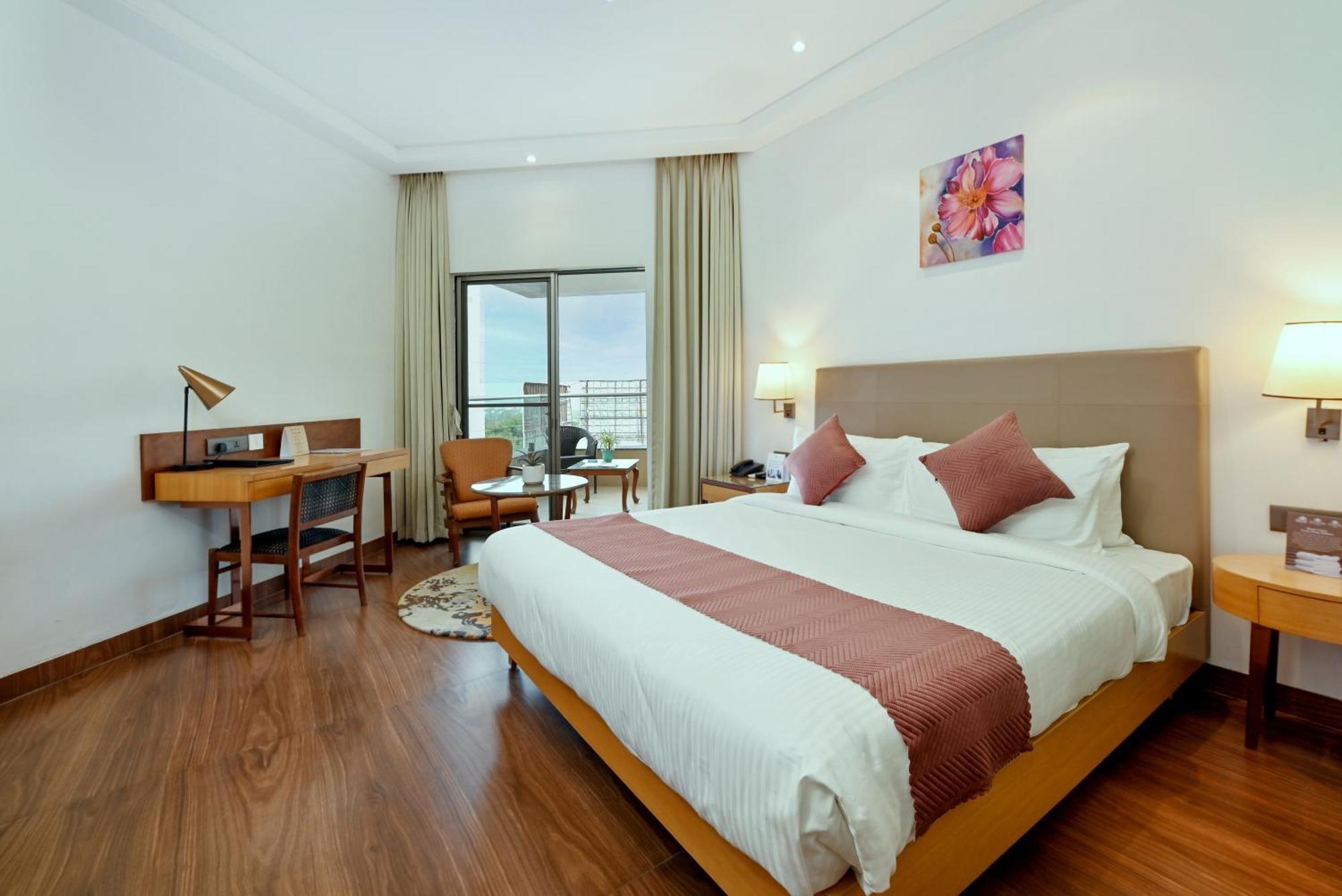 Hotel Maharaja Regency Satara Zewnętrze zdjęcie