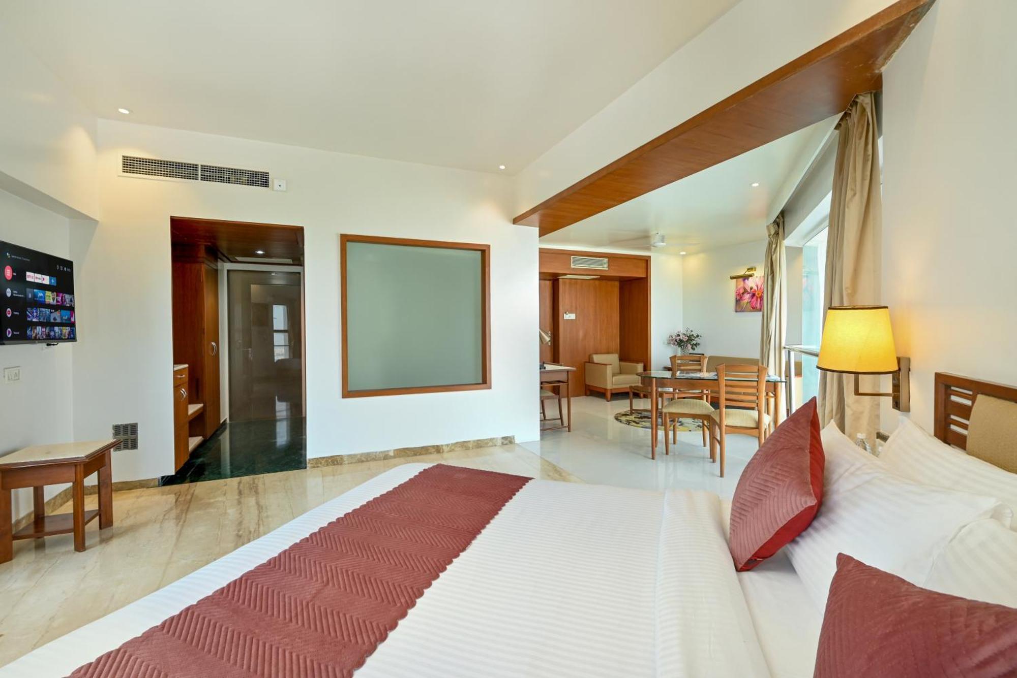 Hotel Maharaja Regency Satara Zewnętrze zdjęcie
